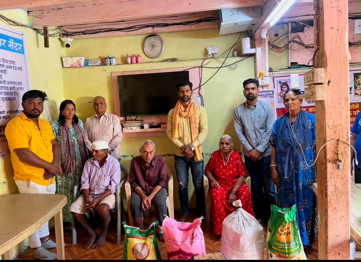 Ann Daan visit to elders in Kolhapur